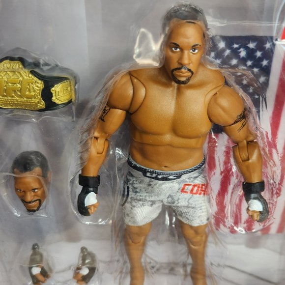NIB UFC DANIEL CORMIER ULTIMATE SERIES 1 / 2020 LIMITED EDITION - Picture 5 of 5